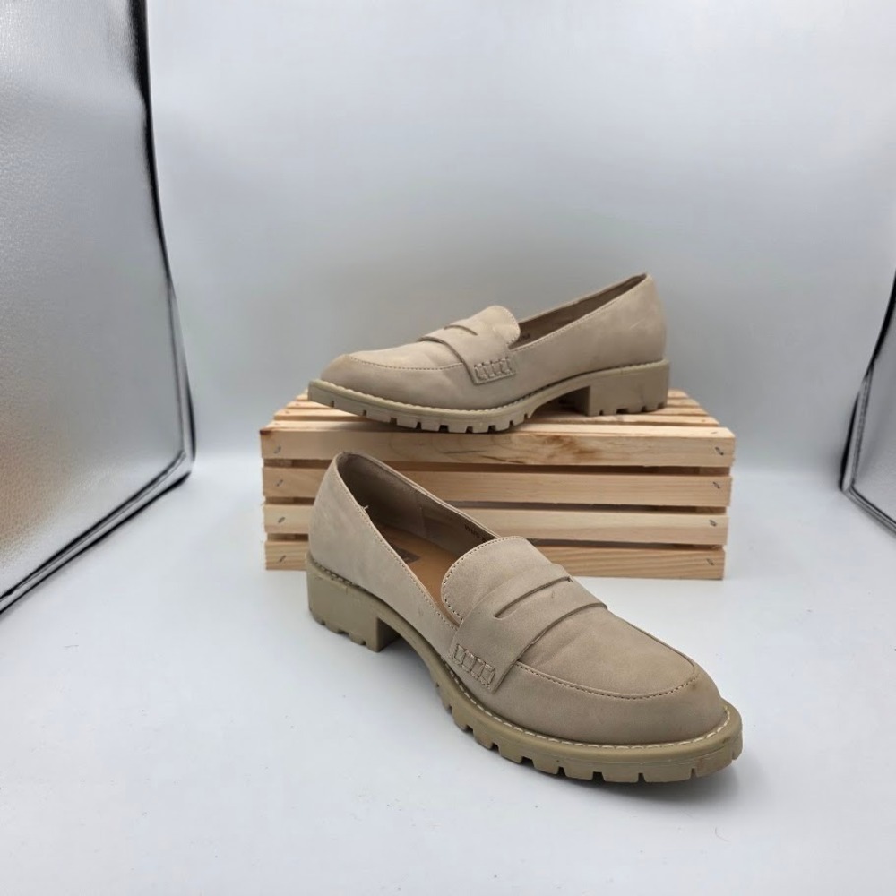 Dolce Vita Catalina Loafers Women 8 Tan Beige Suede Lug Sole Chunky Slip On